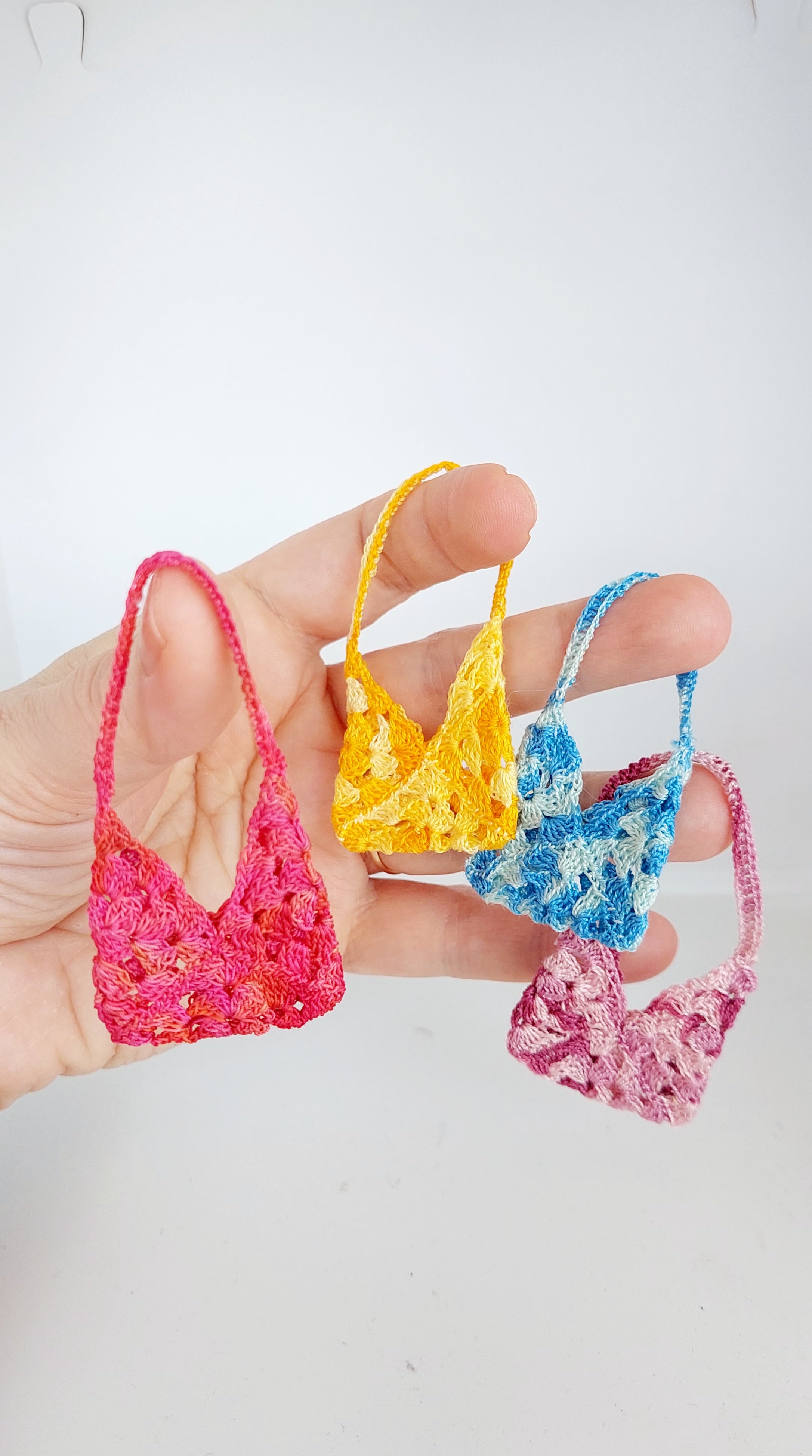 Dollhouse miniature granny square handbag, selection of different colors