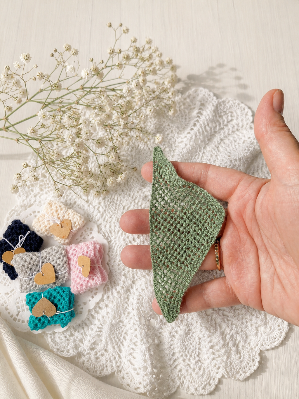 Miniature doll shawl – handknitted 1:12 scale dollhouse accessory