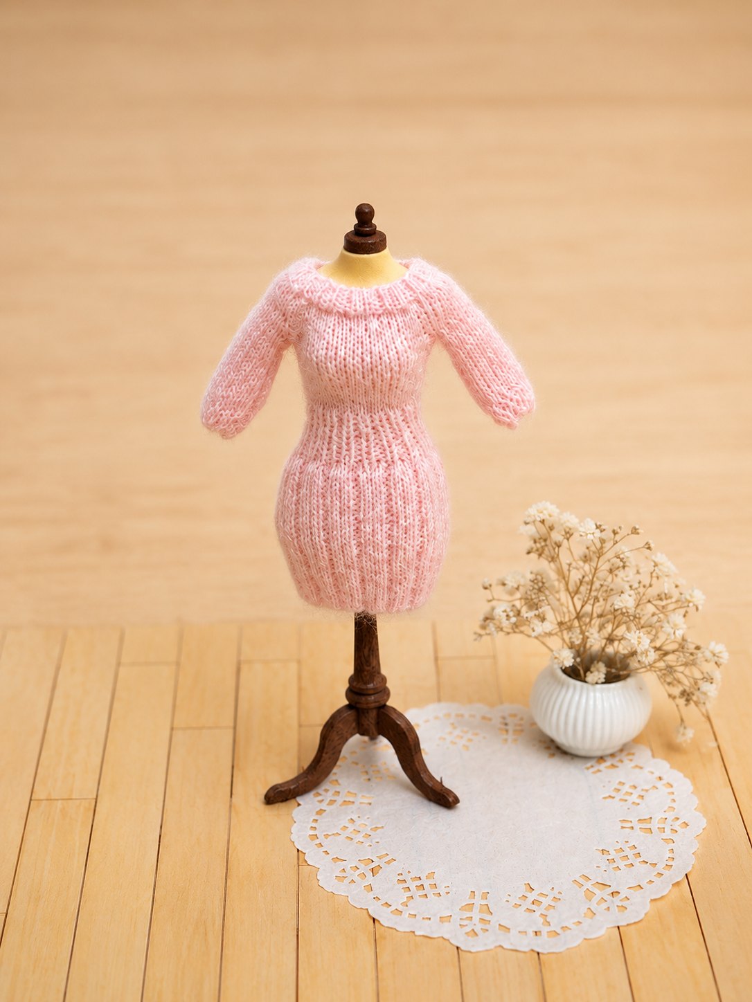 Handknitted miniature sweater dress in pink – 1:12 scale dollhouse doll clothing