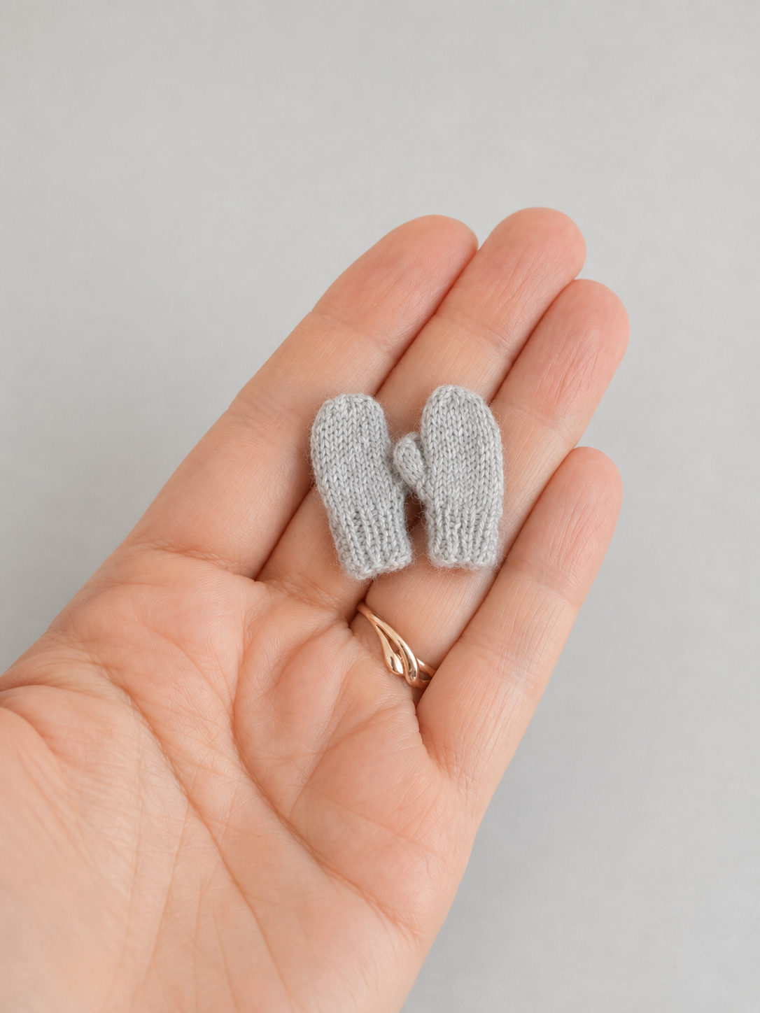 Dollhouse Miniature Wool Mittens