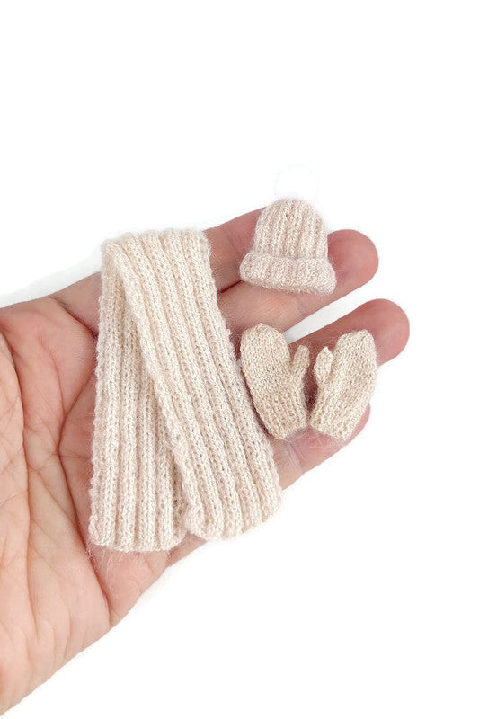 Dollhouse miniature wool mittens, bobble hat and scarf in beige – handknitted 1:12 scale accessory