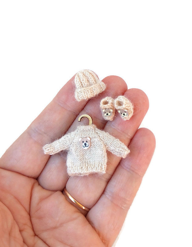 Miniature Baby Sweater – Handknitted 1:12 Dollhouse Doll Clothes